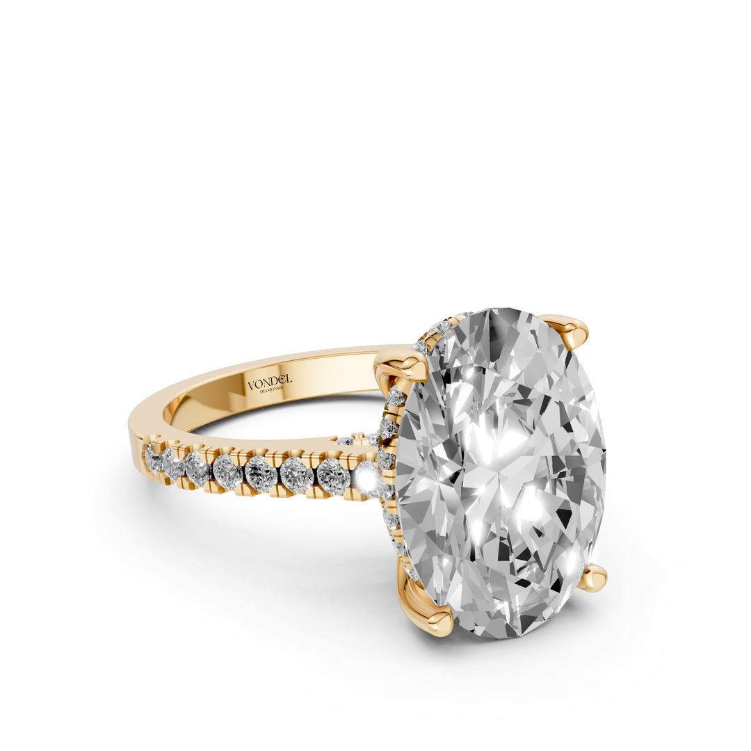 Ovale Solitaire met Pave Band en Brug - 18K Geelgoud - 5,60 ct