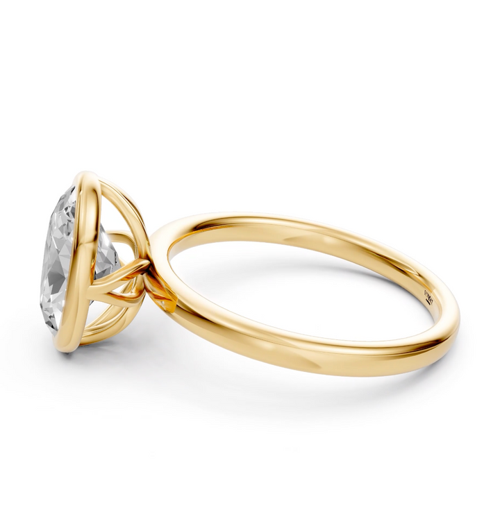 Oval Solitaire Ring met Bezelzetting