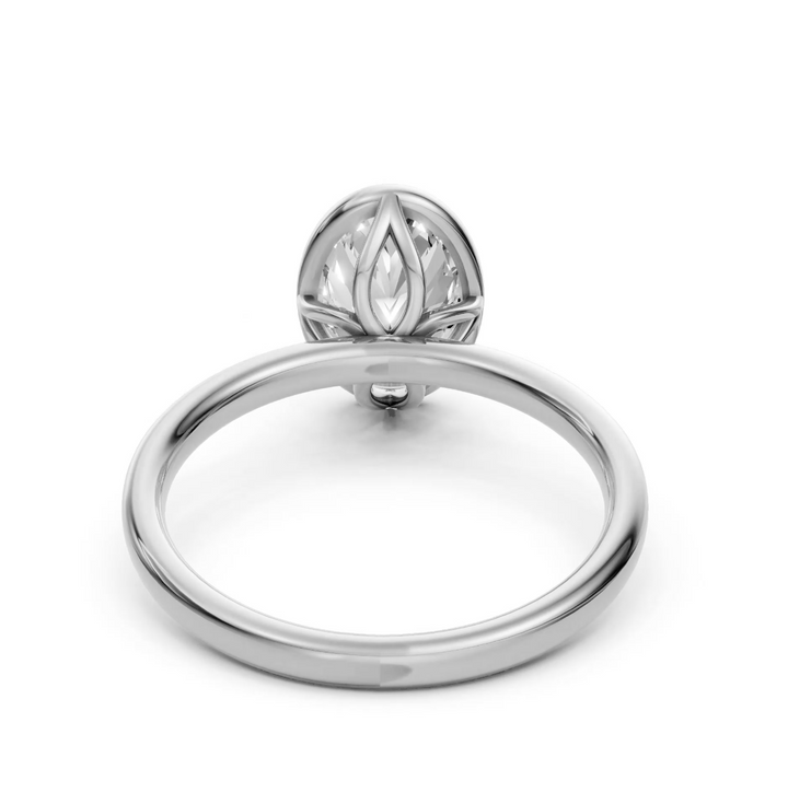 Oval Solitaire Ring met Bezelzetting