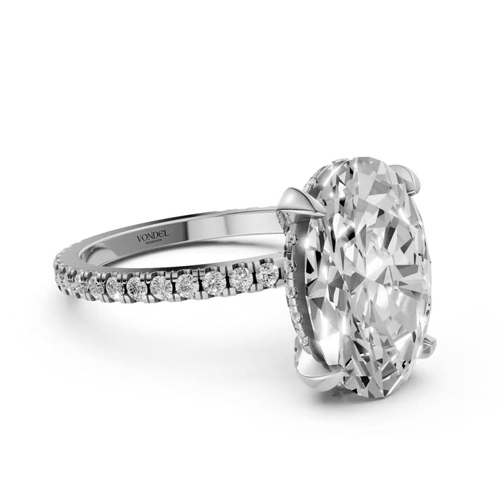 Ovale Solitaire met Pave Band en Basket - Platina 950 - 4,67 ct