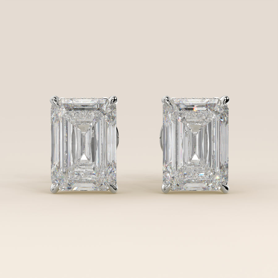 Stud oorbellen emerald lab grown diamant met hidden halo, witgoud