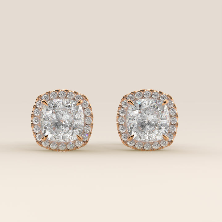 Boucles d'oreilles puces serties de diamants de laboratoire taille coussin, or rose