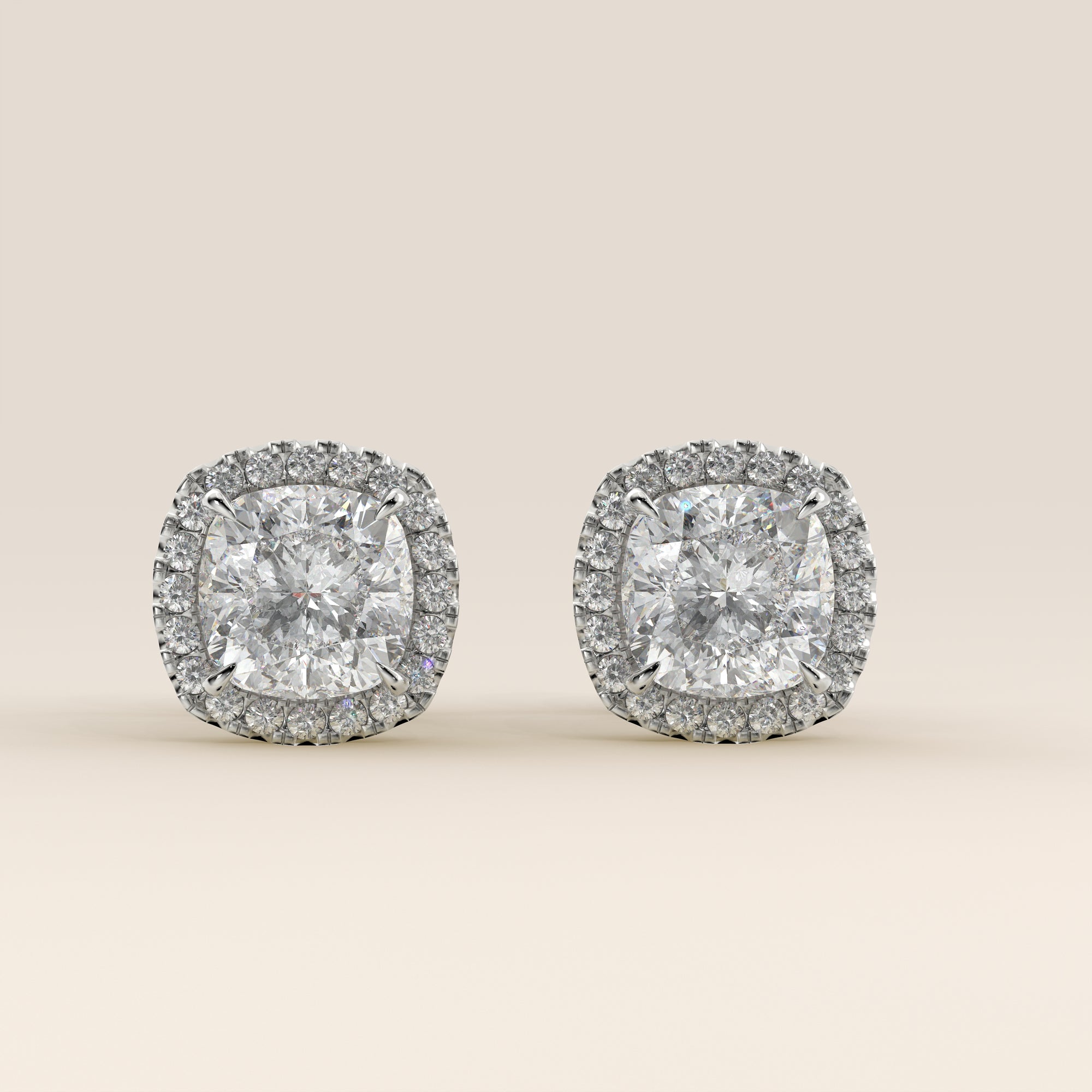 Boucles d'oreilles puces serties de diamants de laboratoire taille coussin, or blanc