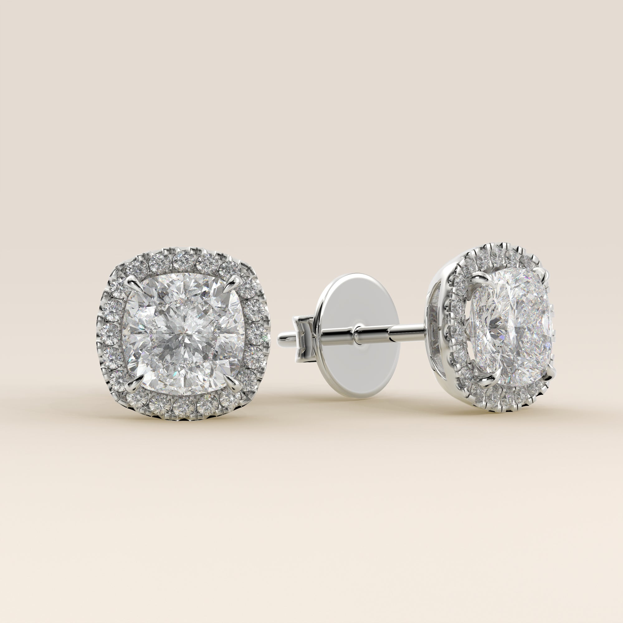 Boucles d'oreilles puces serties de diamants de laboratoire taille coussin, or blanc