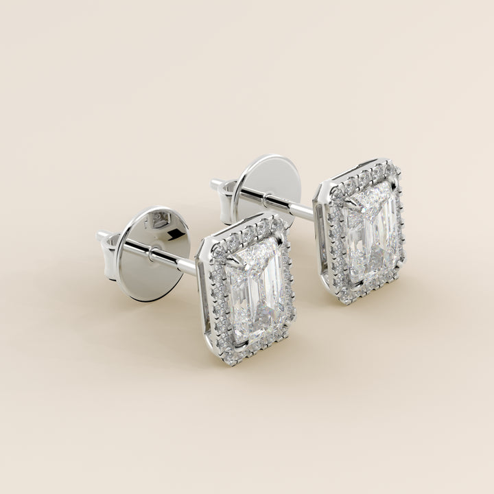 Ohrstecker mit Halo-Fassung, Smaragd, im Labor gezüchtetem Diamanten, Weißgold