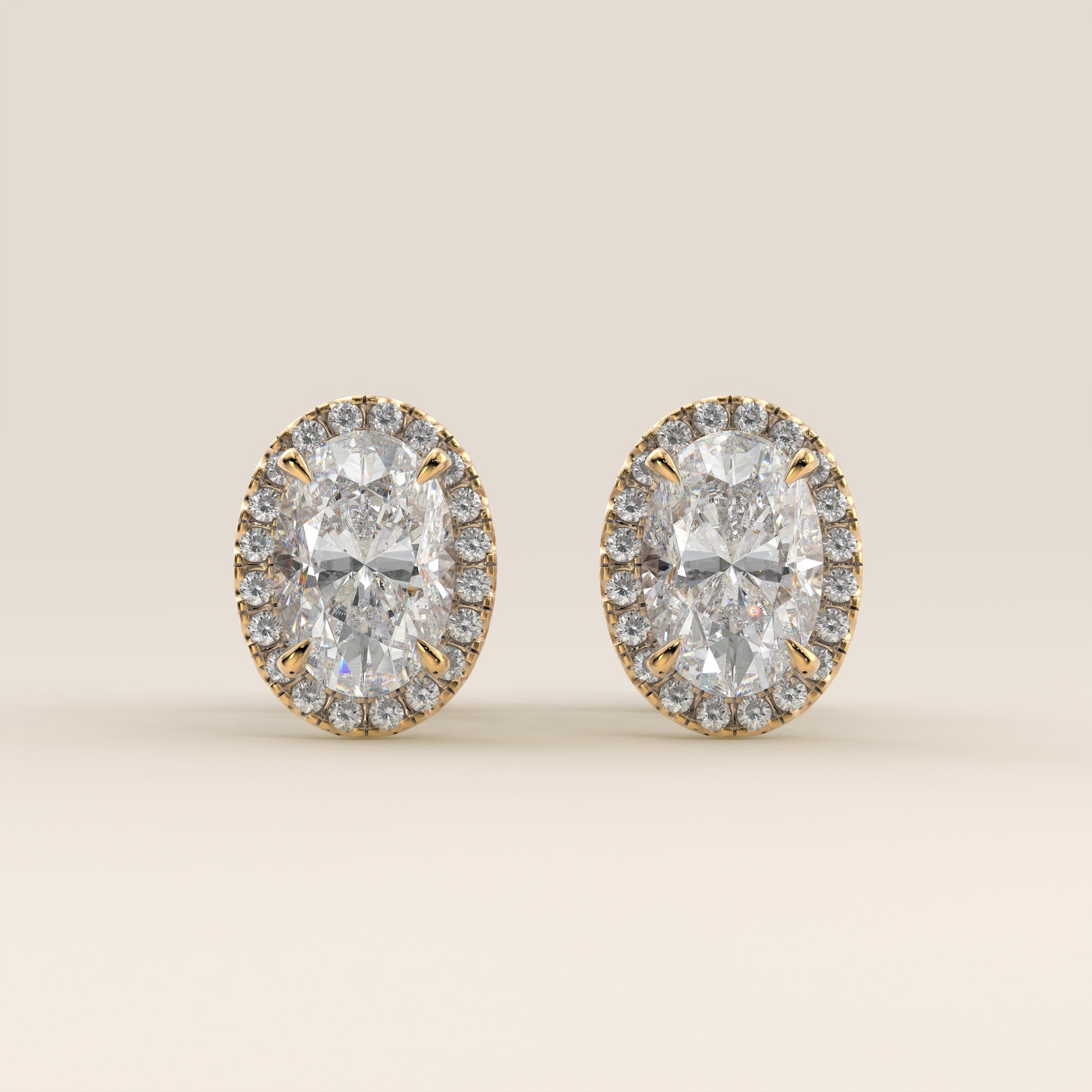 Boucles d'oreilles puces ovales Halo serties de diamants de laboratoire, or jaune