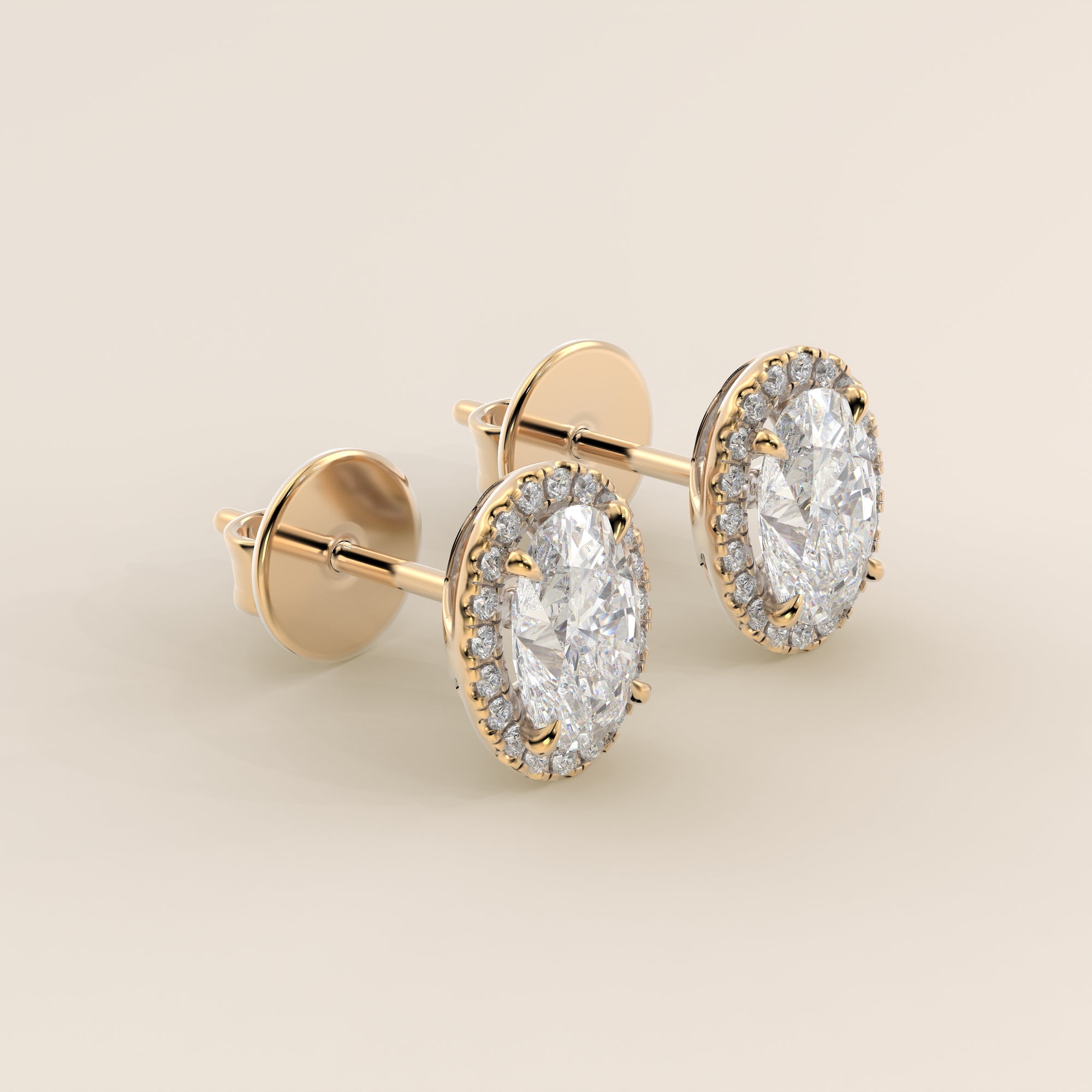 Boucles d'oreilles puces ovales Halo serties de diamants de laboratoire, or jaune