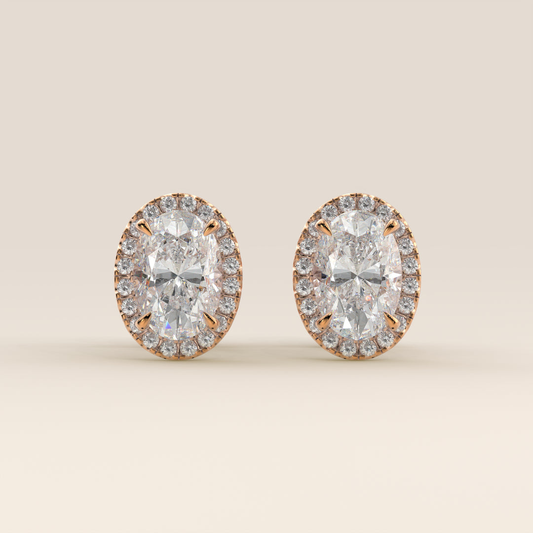 Boucles d'oreilles puces serties d'un halo de diamants ovales de laboratoire, or rose