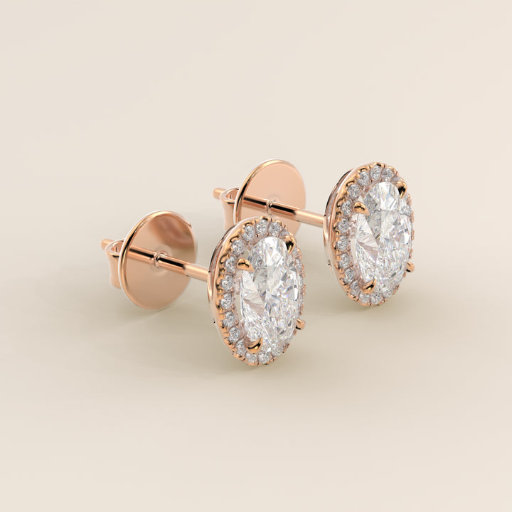 Boucles d'oreilles puces serties d'un halo de diamants ovales de laboratoire, or rose