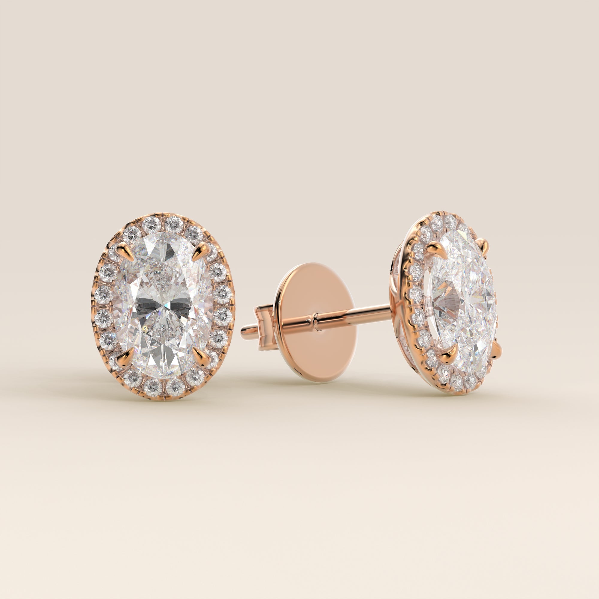 Boucles d'oreilles puces serties d'un halo de diamants ovales de laboratoire, or rose