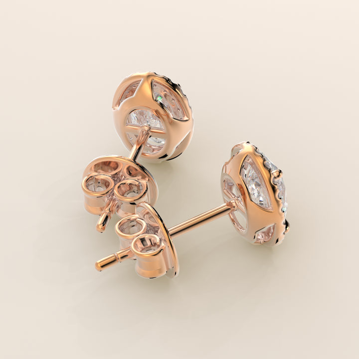 Boucles d'oreilles puces serties d'un halo de diamants ovales de laboratoire, or rose