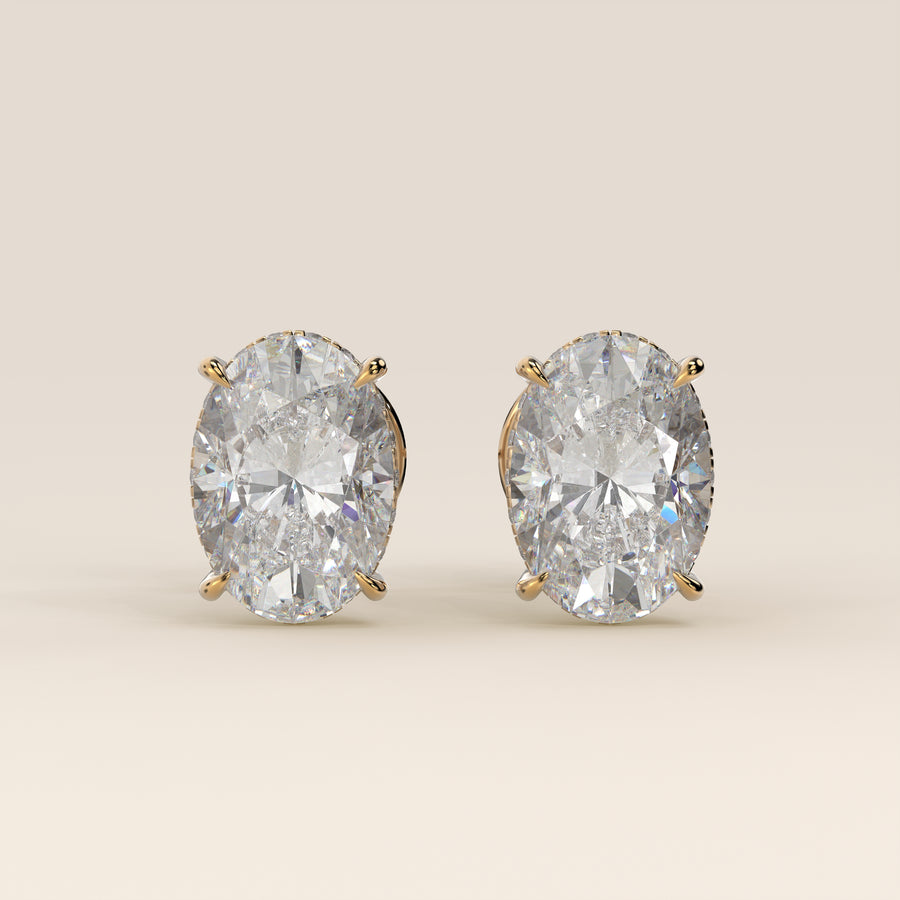 Stud oorbellen ovaal lab grown diamant met hidden halo, geelgoud