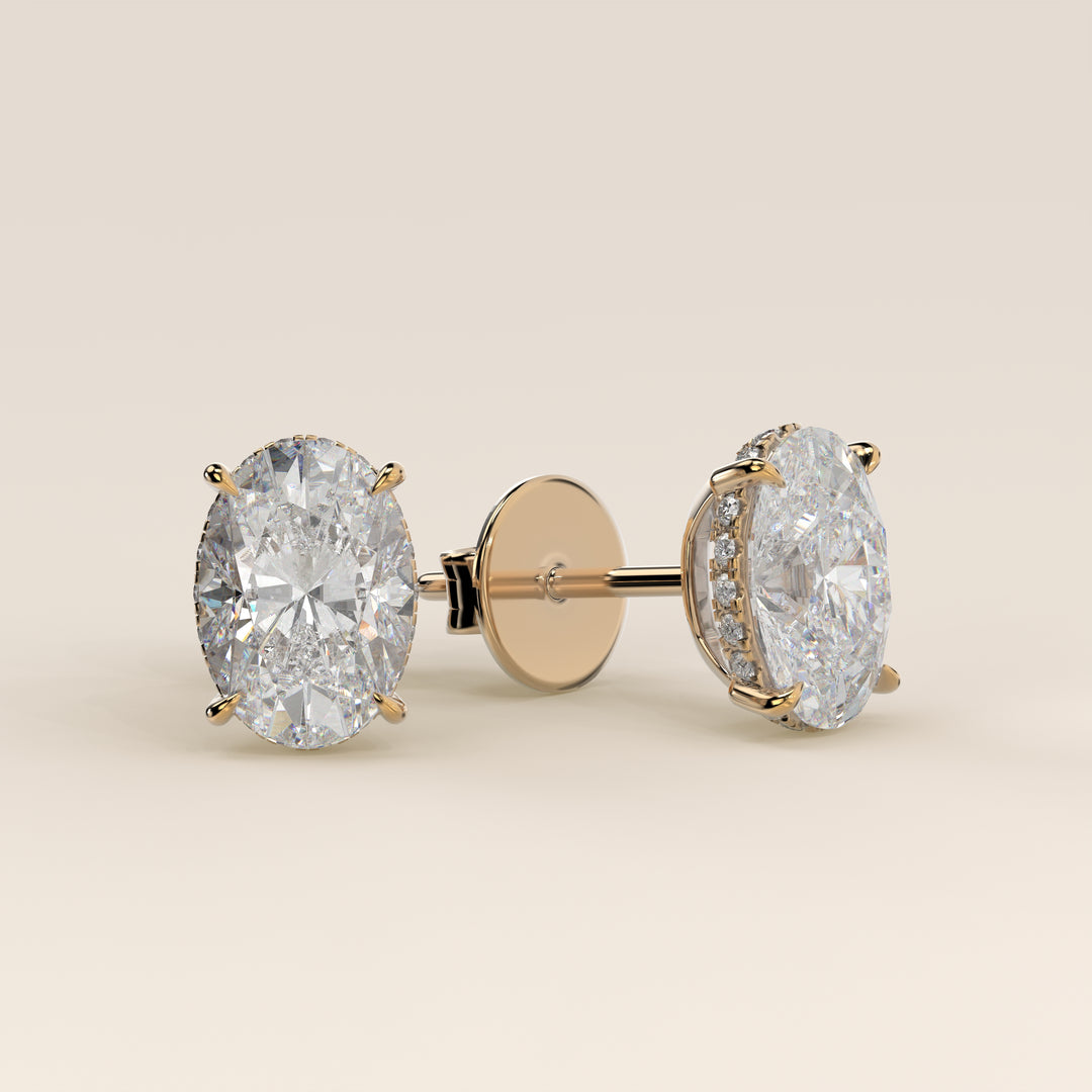 Stud oorbellen ovaal lab grown diamant met hidden halo, geelgoud