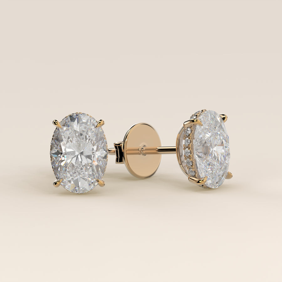 Stud oorbellen ovaal lab grown diamant met hidden halo, geelgoud