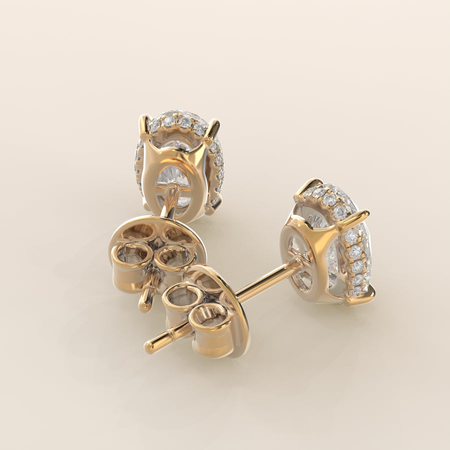 Stud oorbellen ovaal lab grown diamant met hidden halo, geelgoud