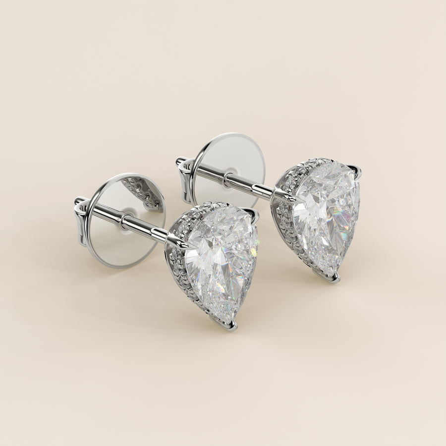 Stud oorbellen peer lab grown diamant met hidden halo, witgoud