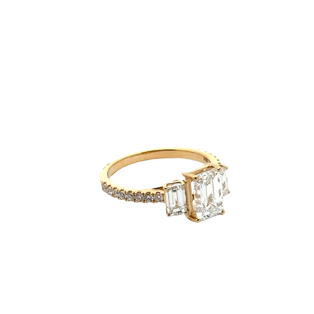 Emerald Trilogy Ring met pave band - 18K Geelgoud - 2,45 ct