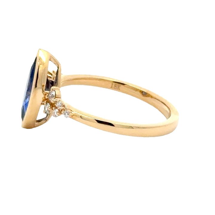 Blue Sapphire 1,5 ct Bezel Marquise Ring, Diamant Snowdrift   - 18K Geelgoud
