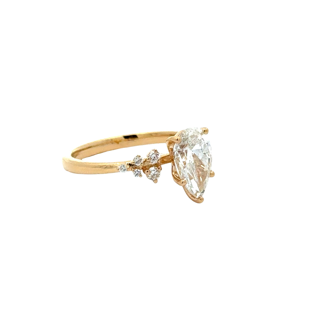 Pear Shaped Diamant 1,5 ct Ring Snowdrift - 18K Geelgoud