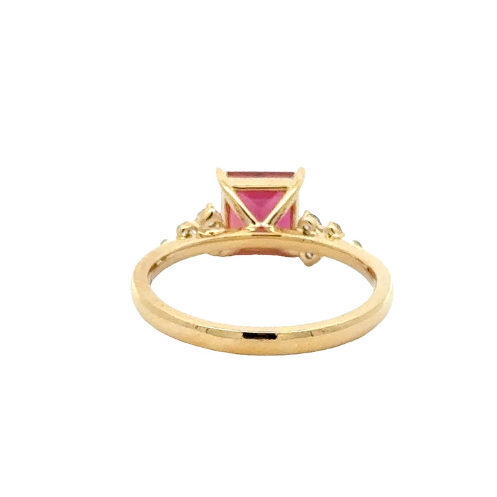 Ruby Princess 1,5 ct Ring met Diamant  - 18K Geelgoud
