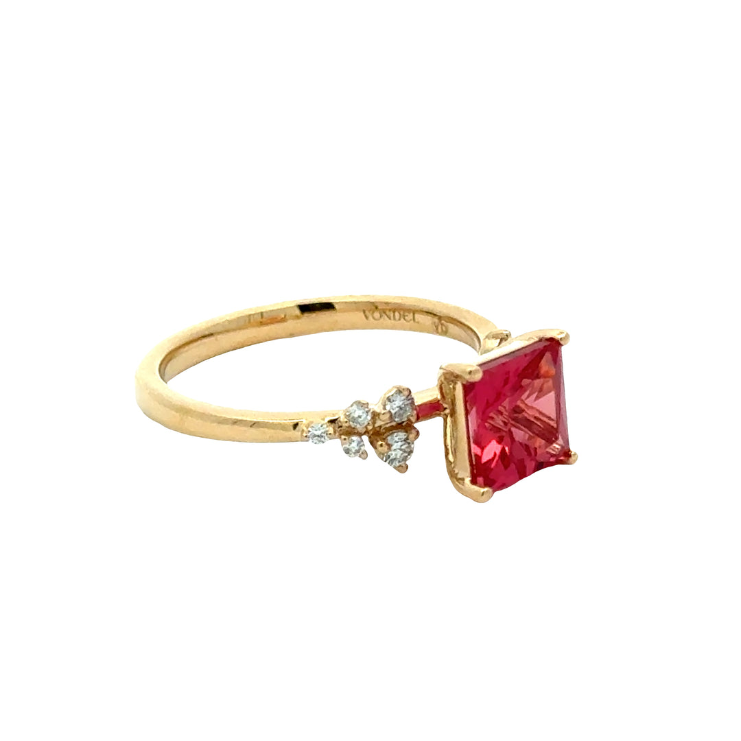 Ruby Princess 1,5 ct Ring met Diamant  - 18K Geelgoud