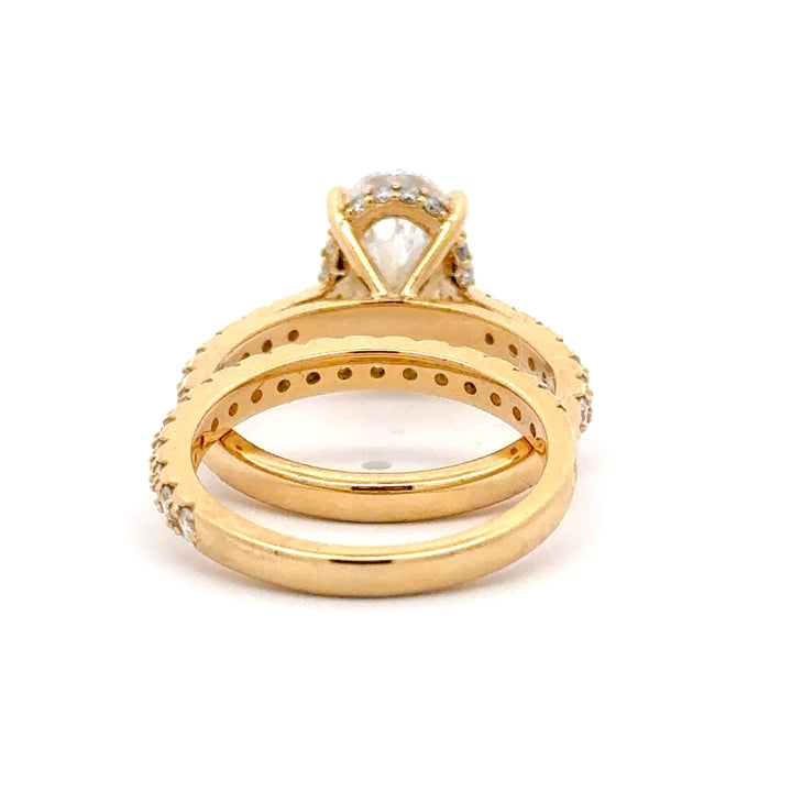 Oval Solitaire Pave with Pave Side Band Set