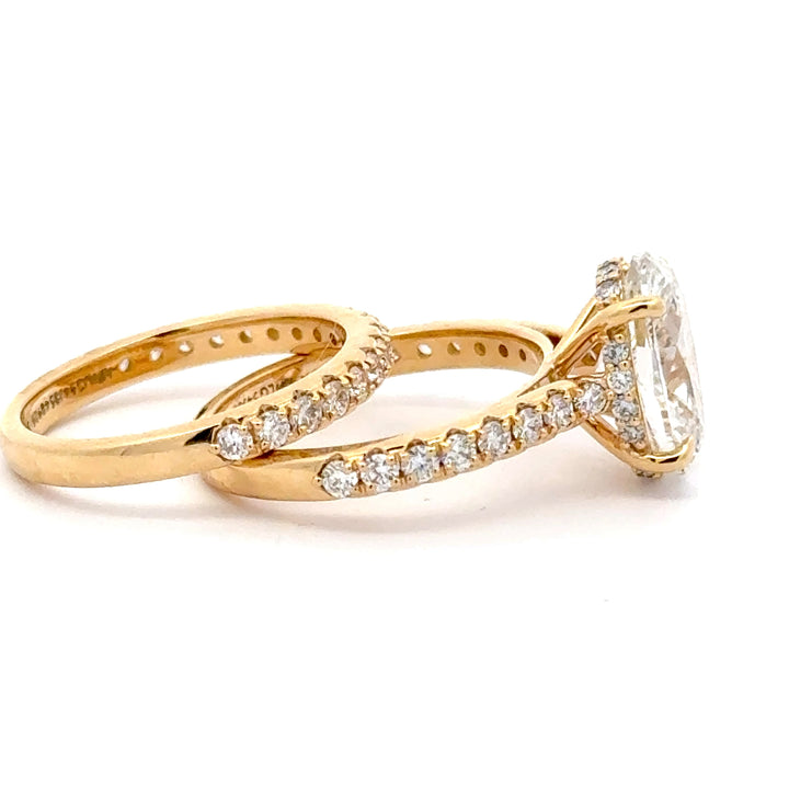 Oval Solitaire Pave with Pave Side Band Set