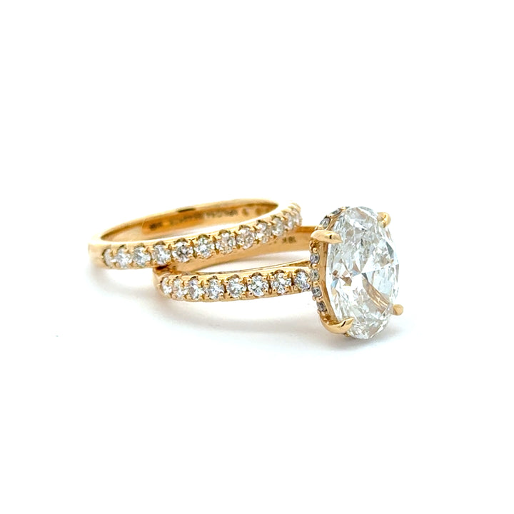Oval Solitaire Pave with Pave Side Band Set