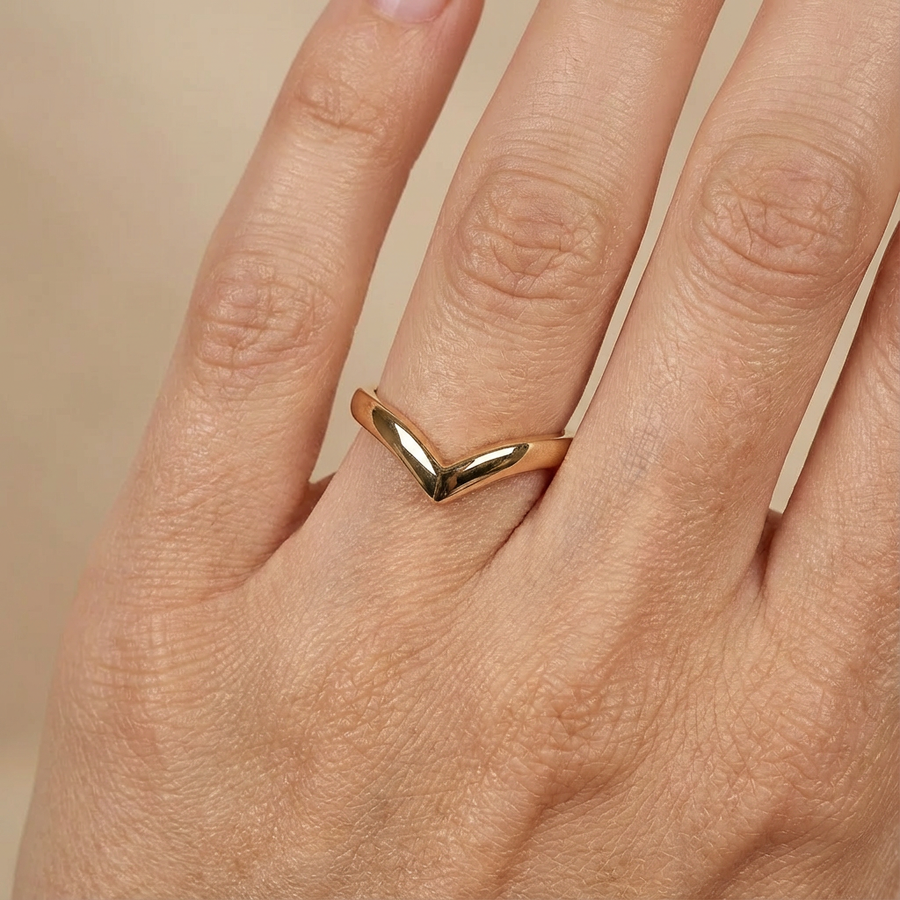 V-shaped wide ring
