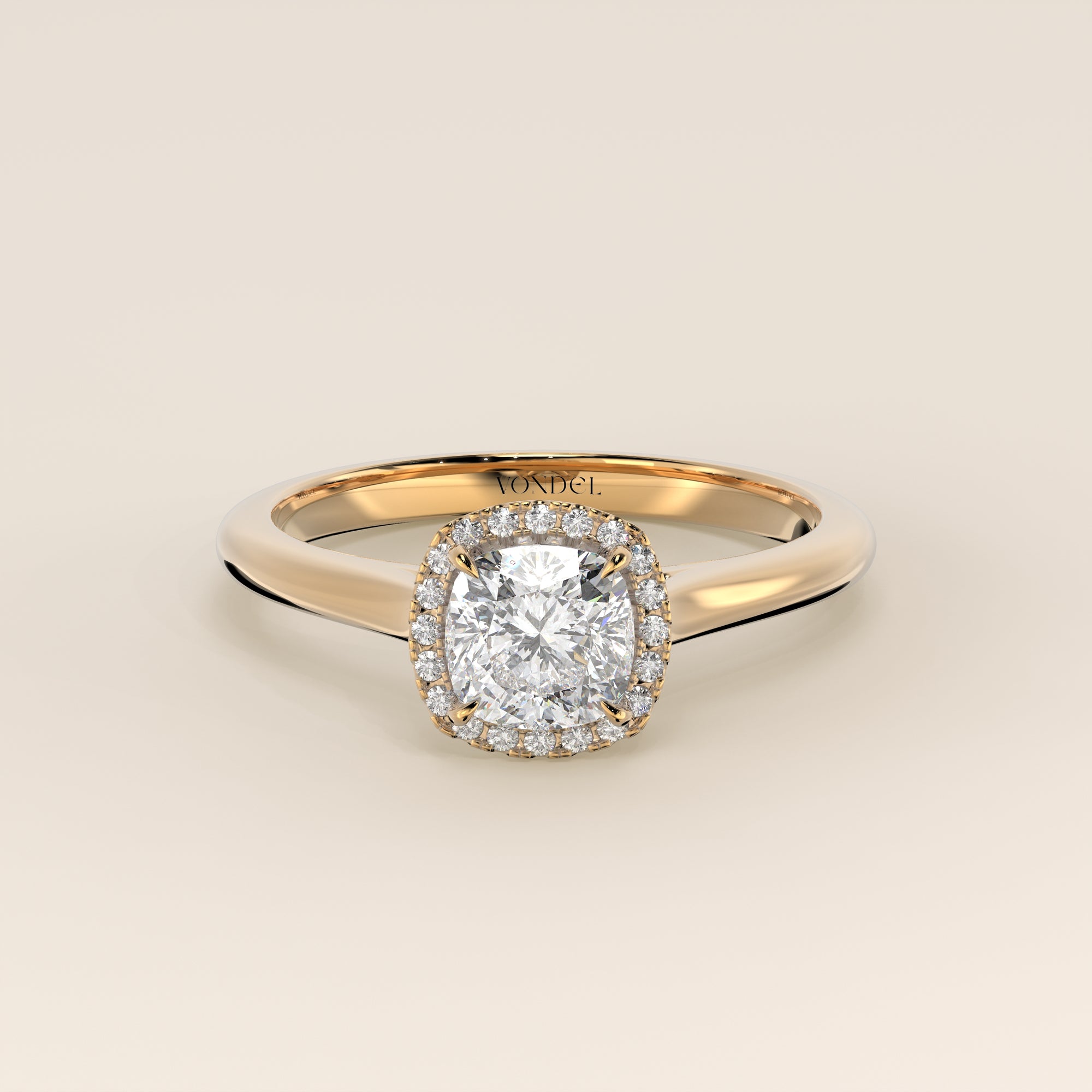 Verlovingsring cushion halo lab grown diamant met cathedral en hoge zetting, geelgoud