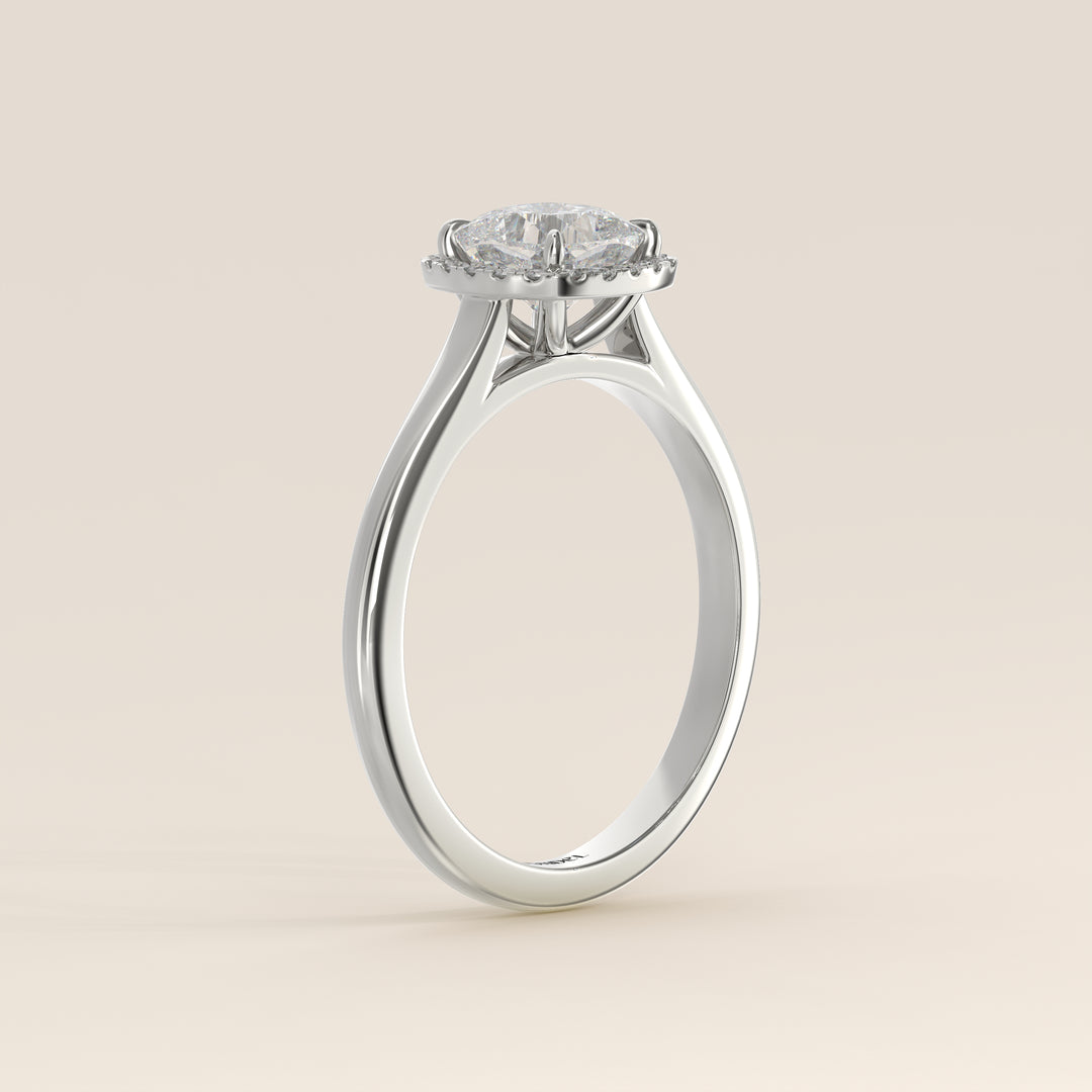 Verlovingsring cushion halo lab grown diamant met cathedral en hoge zetting, witgoud