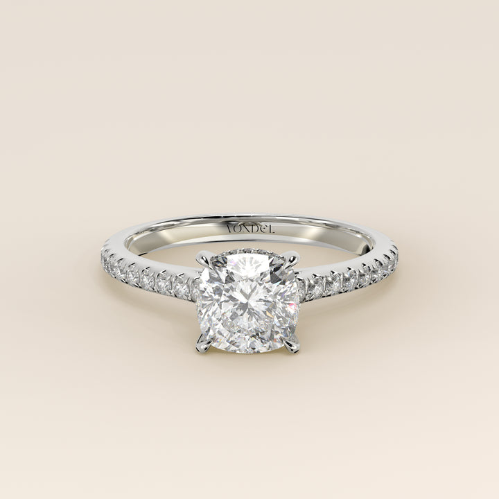 Verlovingsring cushion lab grown diamant met cathedral zetting, pave band en hidden halo, witgoud