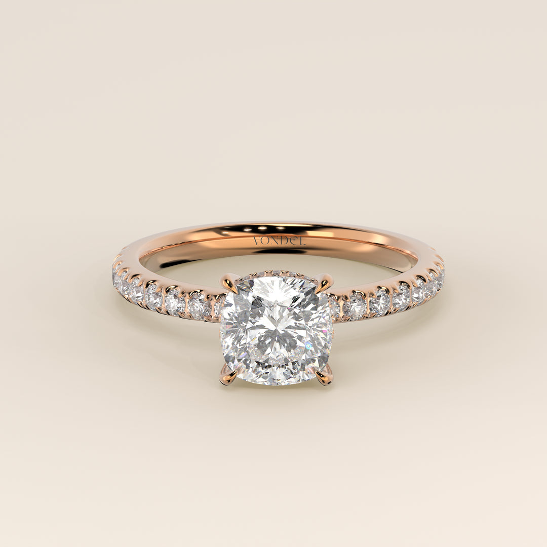 Verlovingsring cushion lab grown diamant met hidden halo en pave band, rosegoud