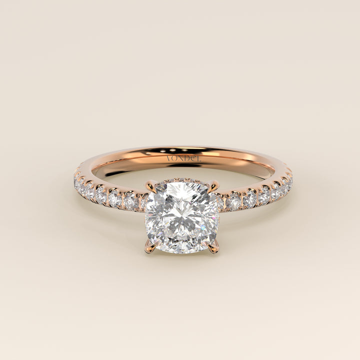 Verlovingsring cushion lab grown diamant met hidden halo en pave band, rosegoud