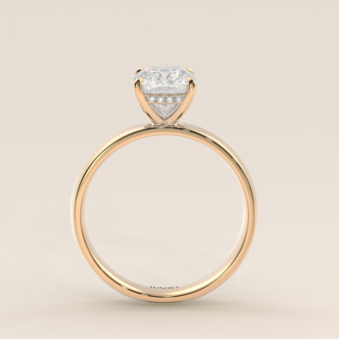 Verlovingsring elongated cushion lab grown diamant met brede band en hidden halo, geelgoud