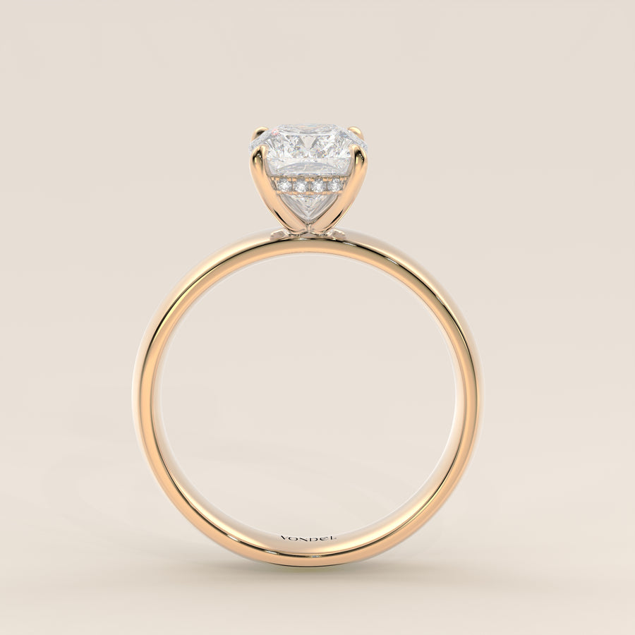 Verlovingsring elongated cushion lab grown diamant met brede band en hidden halo, geelgoud
