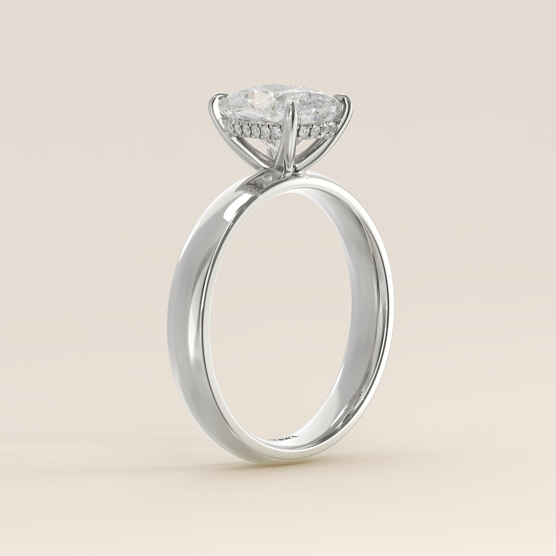 Verlovingsring elongated cushion lab grown diamant met brede band en hidden halo, witgoud
