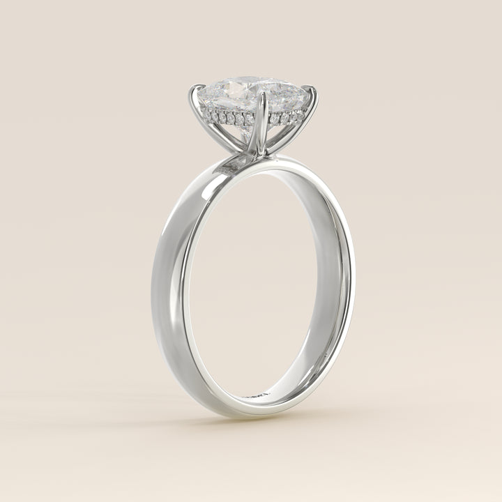 Verlovingsring elongated cushion lab grown diamant met brede band en hidden halo, witgoud