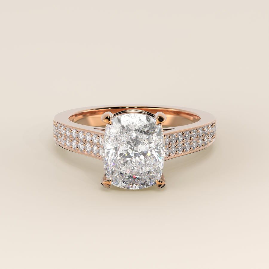 Verlovingsring elongated cushion lab grown diamant met brede pave band, cathedral setting en hidden halo, rosegoud