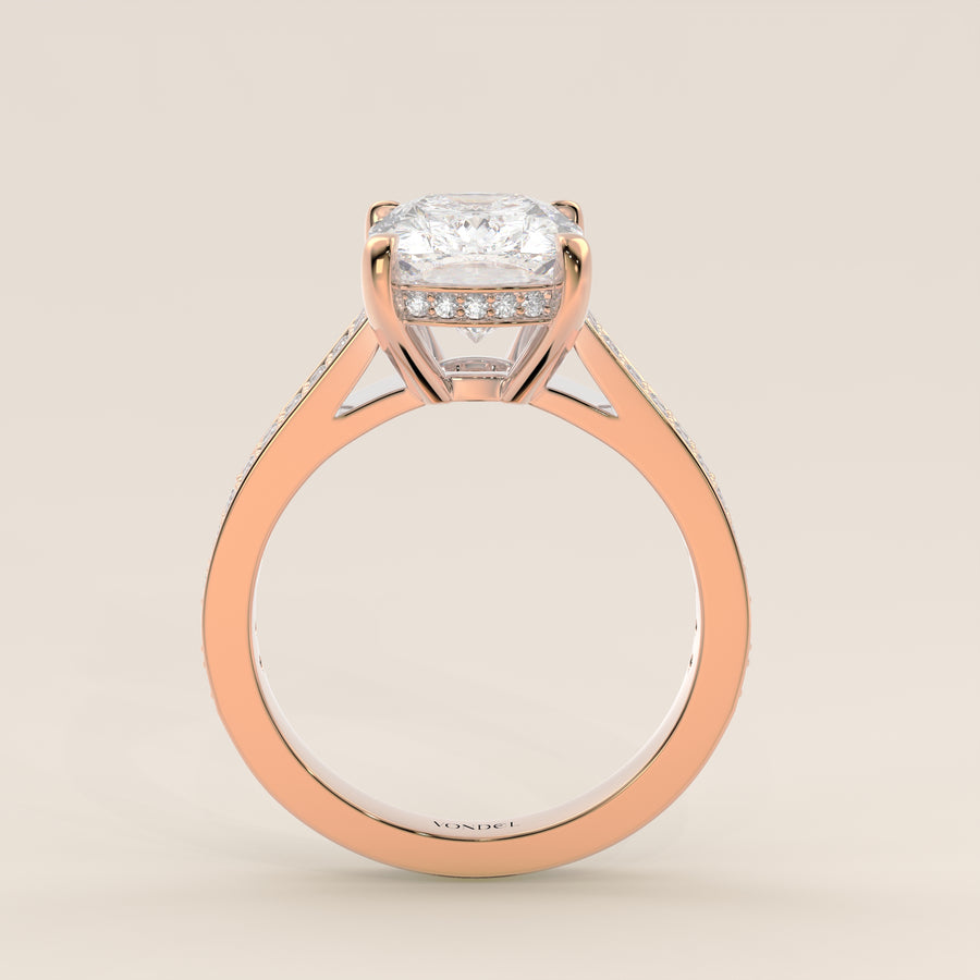 Verlovingsring elongated cushion lab grown diamant met brede pave band, cathedral setting en hidden halo, rosegoud