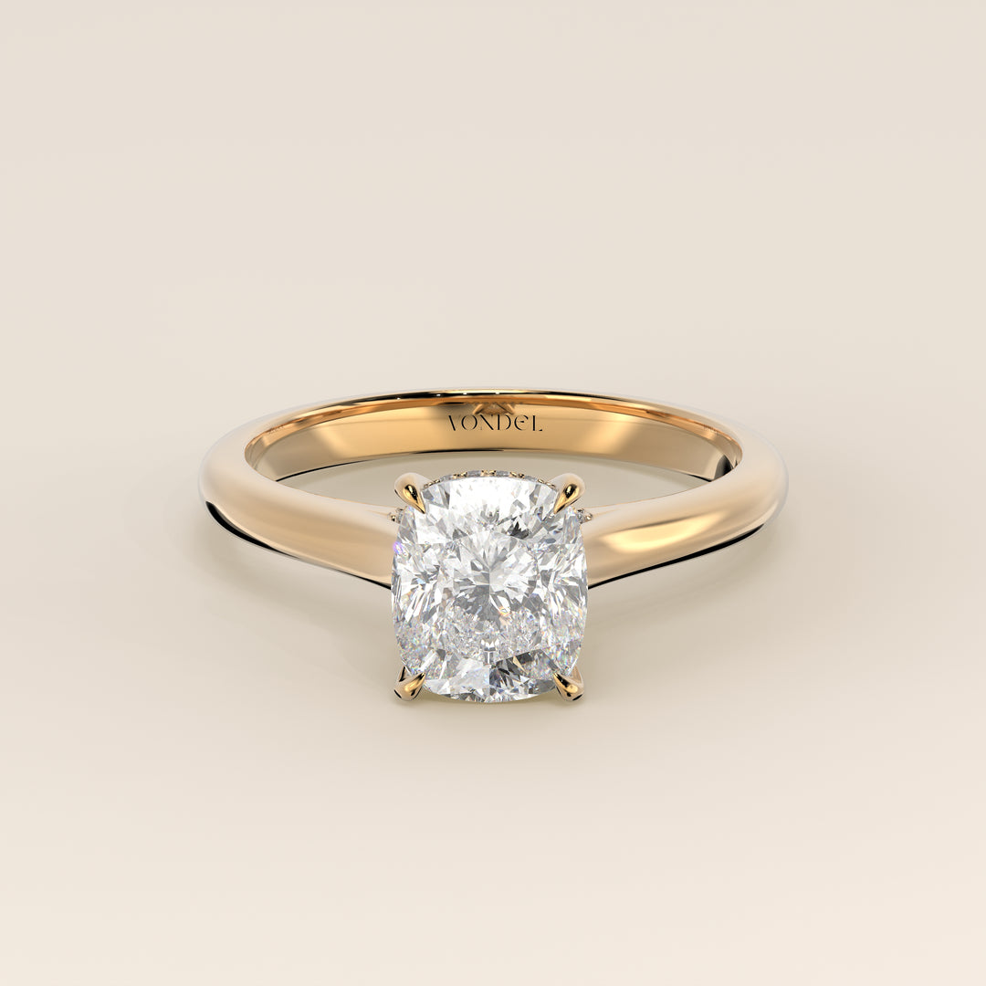 Verlovingsring elongated cushion lab grown diamant met cathedral setting, hidden halo en diamond bridge, geelgoud