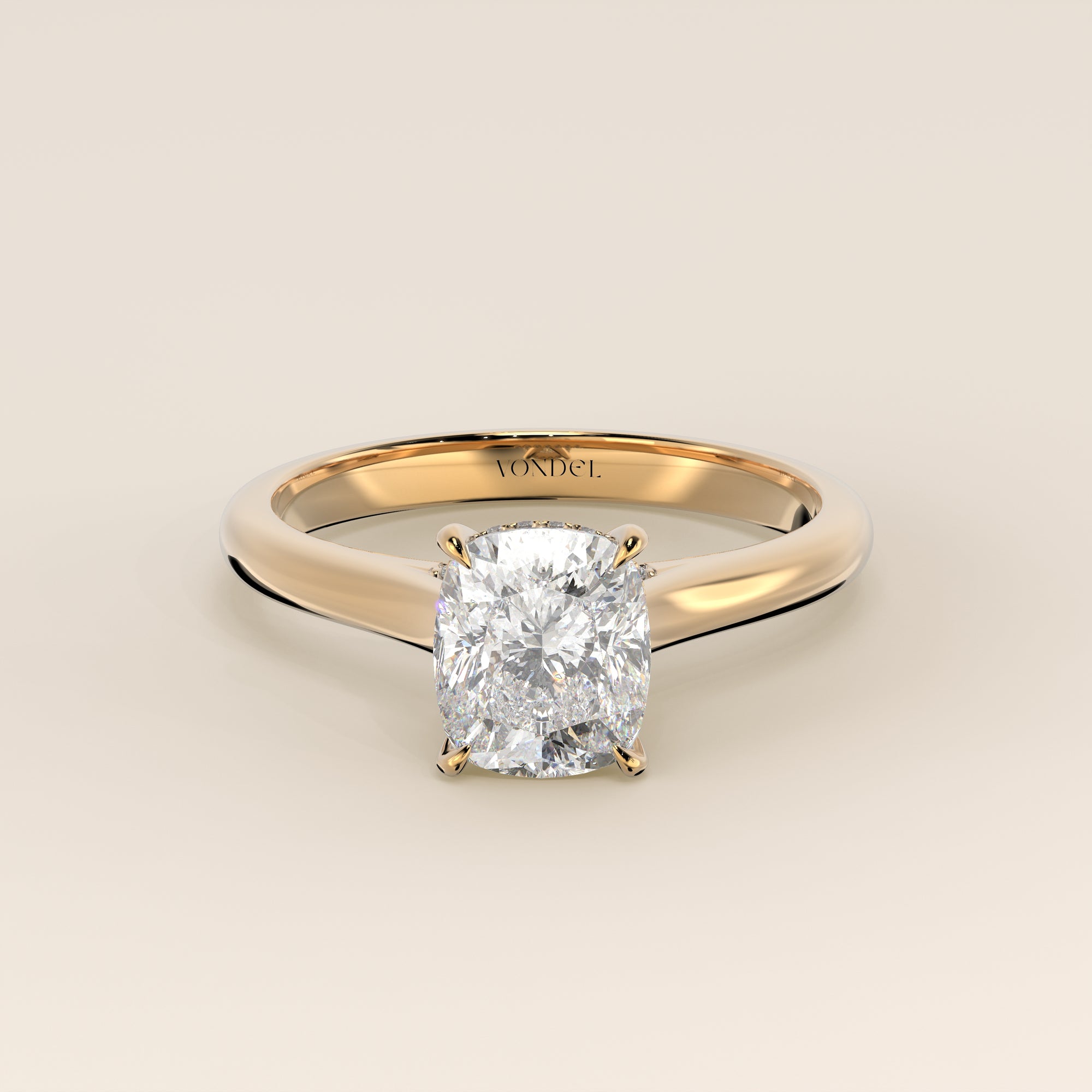 Verlovingsring elongated cushion lab grown diamant met cathedral setting, hidden halo en diamond bridge, geelgoud