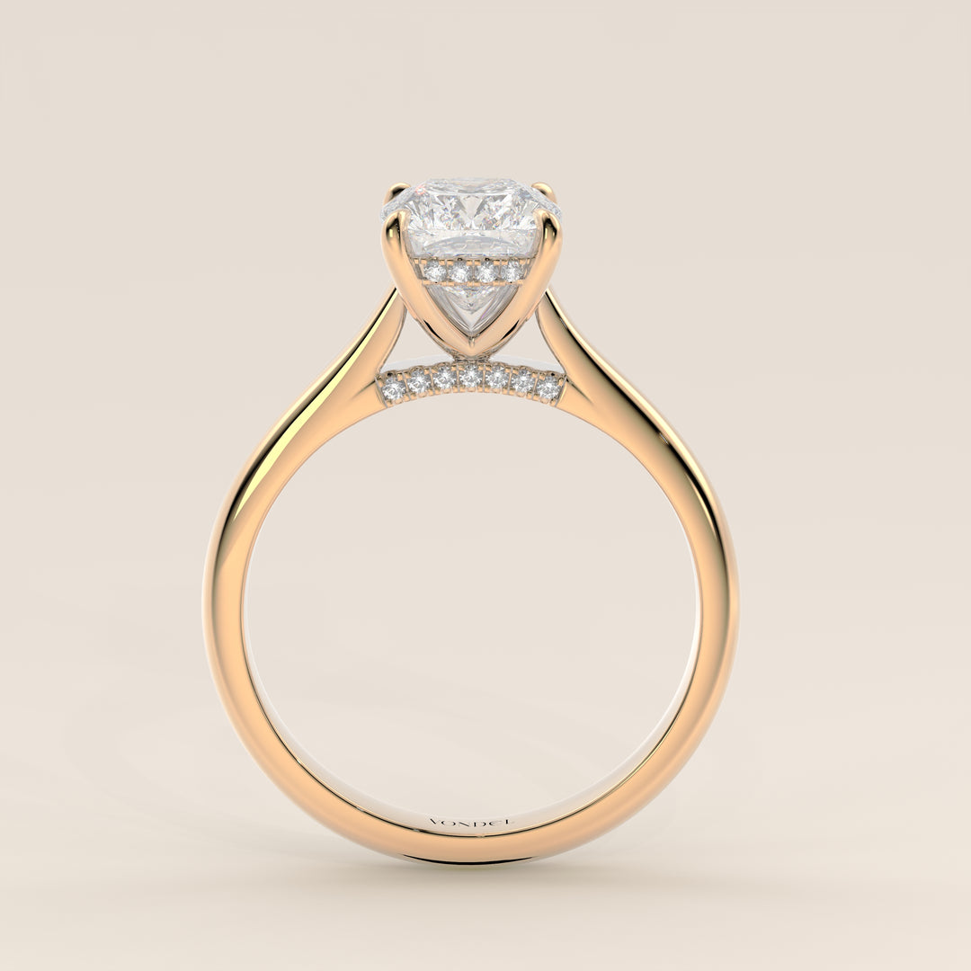 Verlovingsring elongated cushion lab grown diamant met cathedral setting, hidden halo en diamond bridge, geelgoud