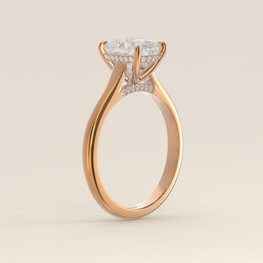 Verlovingsring elongated cushion lab grown diamant met cathedral setting, hidden halo en diamond bridge, rosegoud