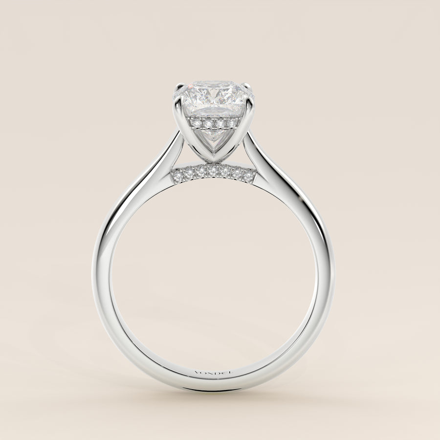 Verlovingsring elongated cushion lab grown diamant met cathedral setting, hidden halo en diamond bridge, witgoud