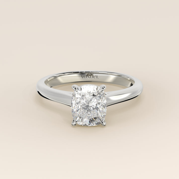 Verlobungsring mit länglichem, kissenförmigem, im Labor gezüchtetem Diamanten in Kathedralenfassung, Weißgold