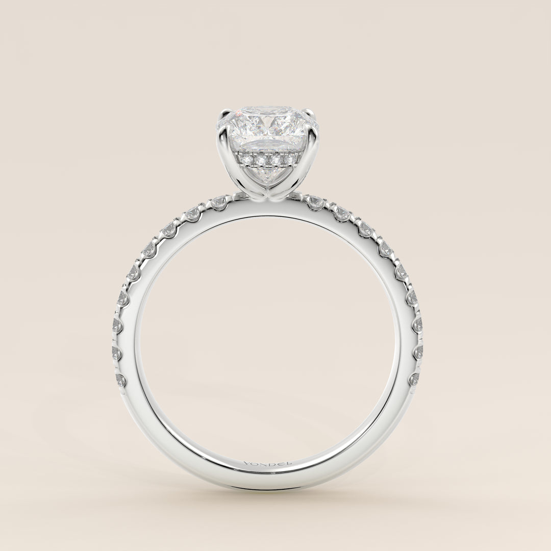 Verlovingsring elongated cushion lab grown diamant met hidden halo en pave band, witgoud