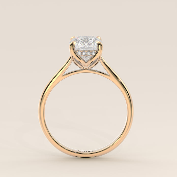 Verlovingsring elongated cushion lab grown diamant met petal prongs en hidden halo, geelgoud
