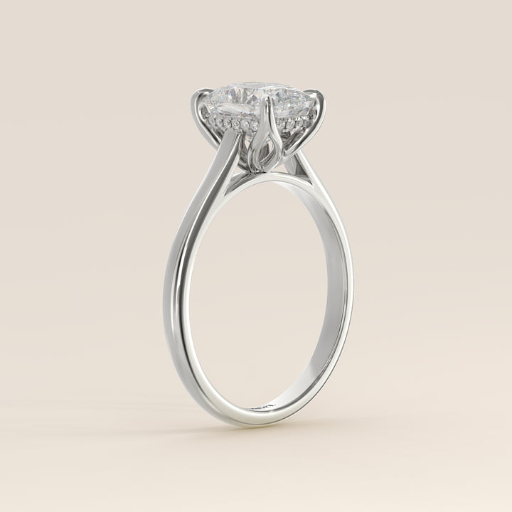 Verlovingsring elongated cushion lab grown diamant met petal prongs en hidden halo, witgoud