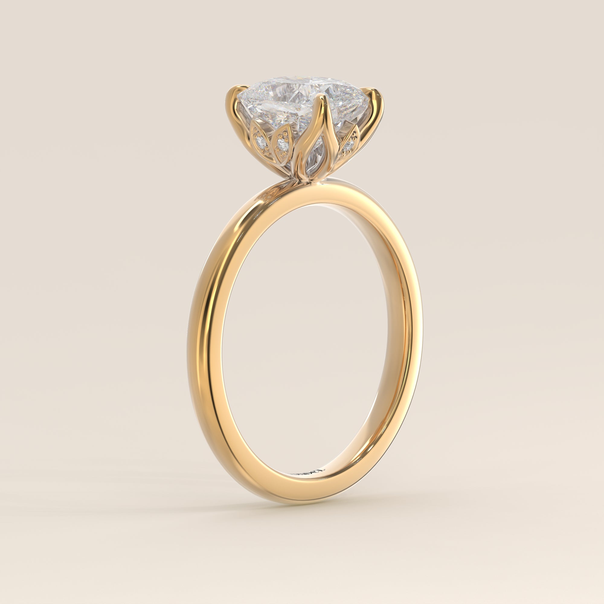 Verlovingsring elongated cushion lab grown diamant met petal prongs, geelgoud